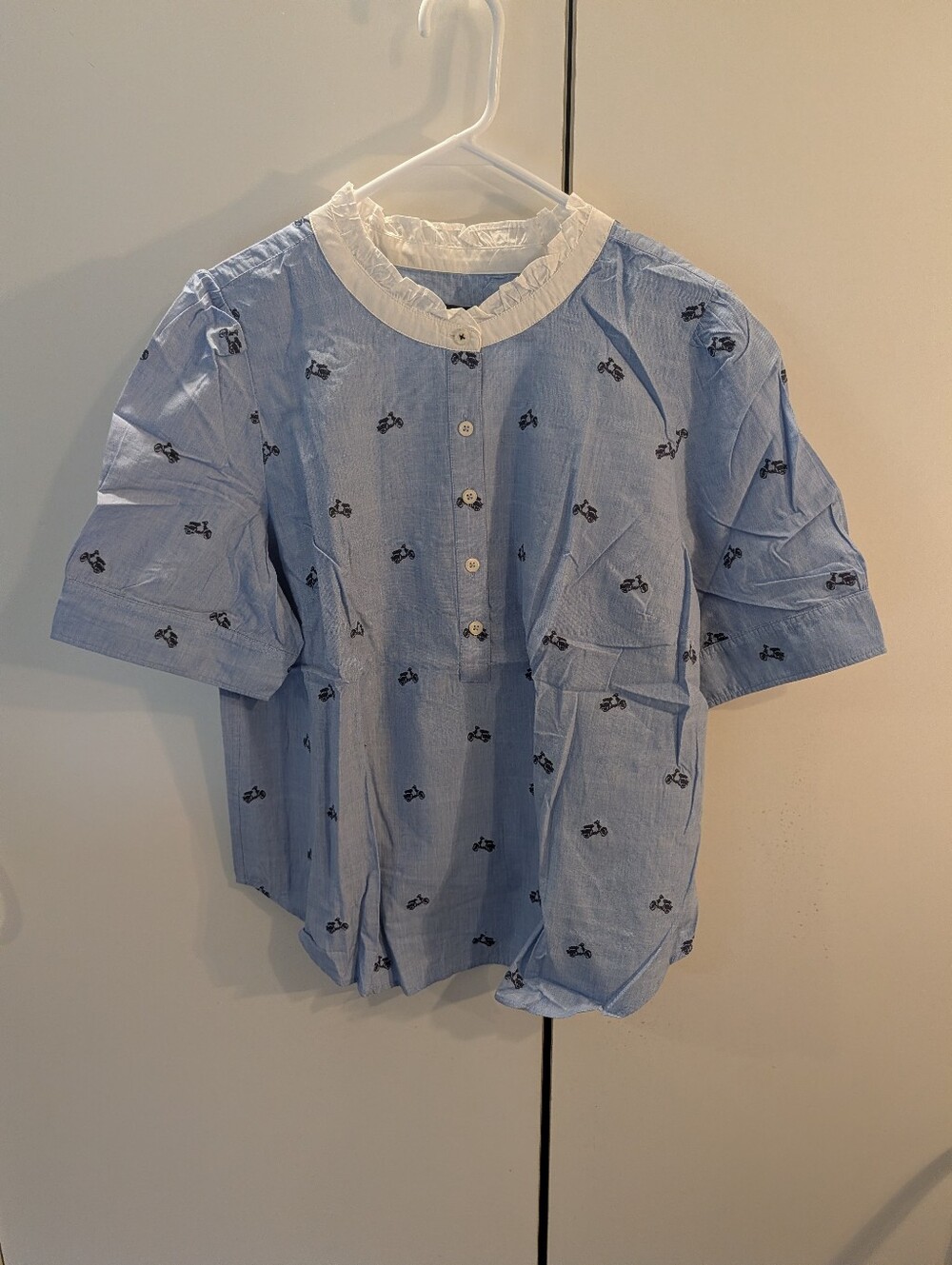 Talbots Woman's XL Light Blue Ruffle Collar Short Sleeve Top NWT